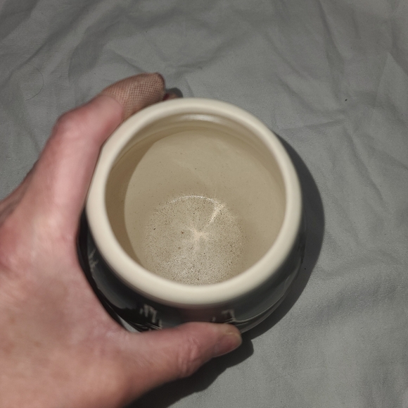 Cedar Mesa Handcrafted Navajo Desert Scene Black and White Ceramic Vase Pot - Picture 7 of 10